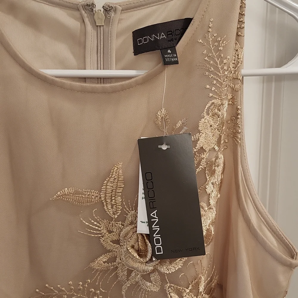 NWT Donna Ricco gold dress. Size 4 - Picture 3 of 4